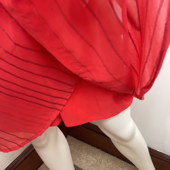 Vince Camuto Dress 6 Knee Length Red Sequins Short Sleeves Lined Point Neck - Picture 10 of 16